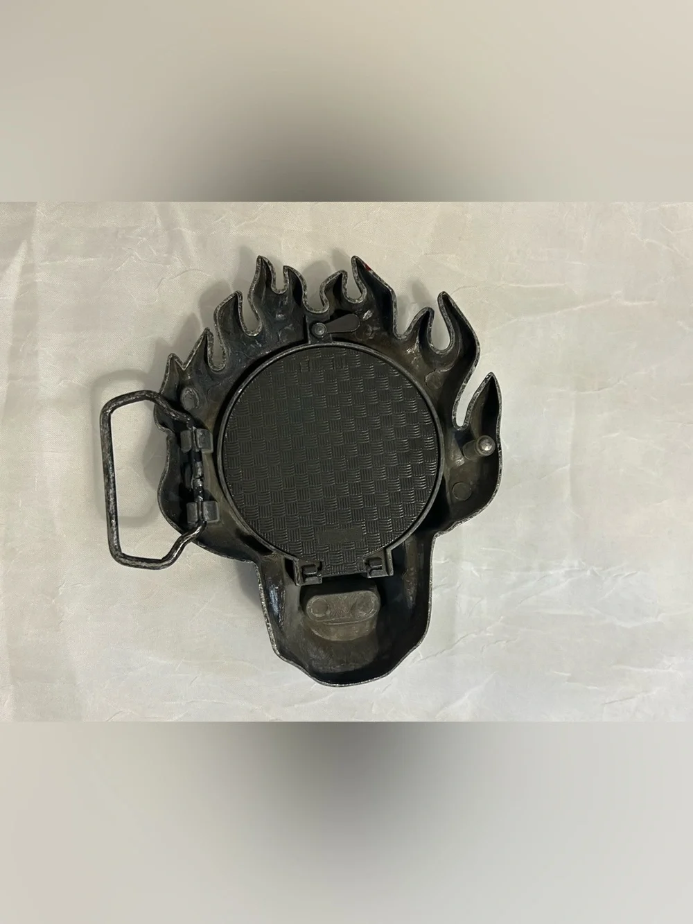 Flaming Skull Metal Belt Buckle - Silver and Red